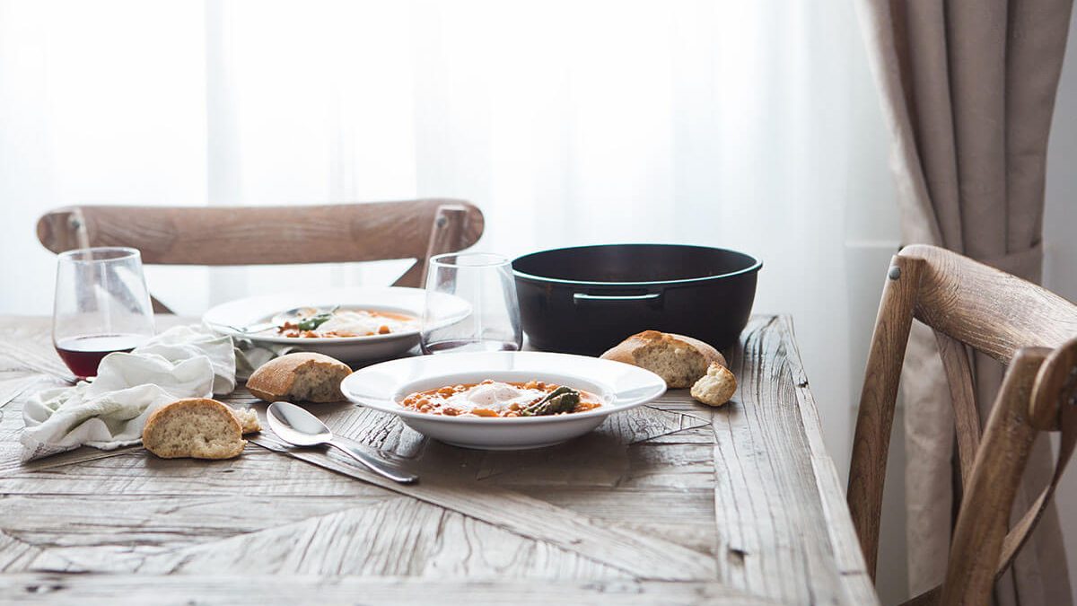 Recipe: Tomato, Basil Cream Soup With Home Made Bread Crisps